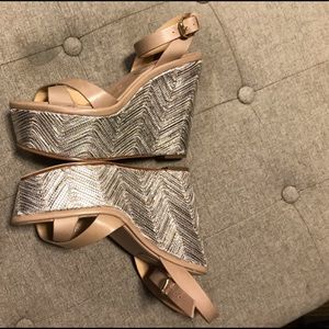 Vince Camuto Vero Cuoio wedge platform heel sandal